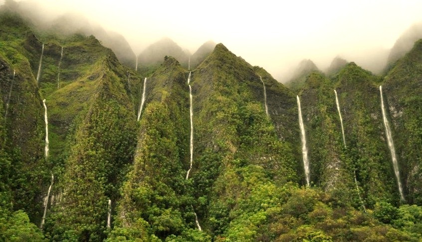 Land of a thousand waterfalls, Ko'olau Waterfalls in Oahu Island, Hawaii